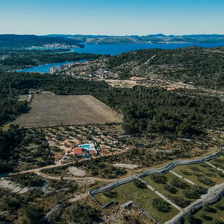 Jukan Vila Vrulje (Kornati)